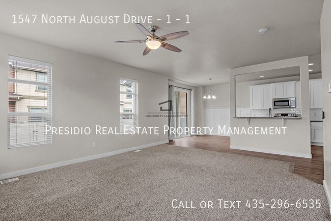 Building Photo - 1547 N August Dr