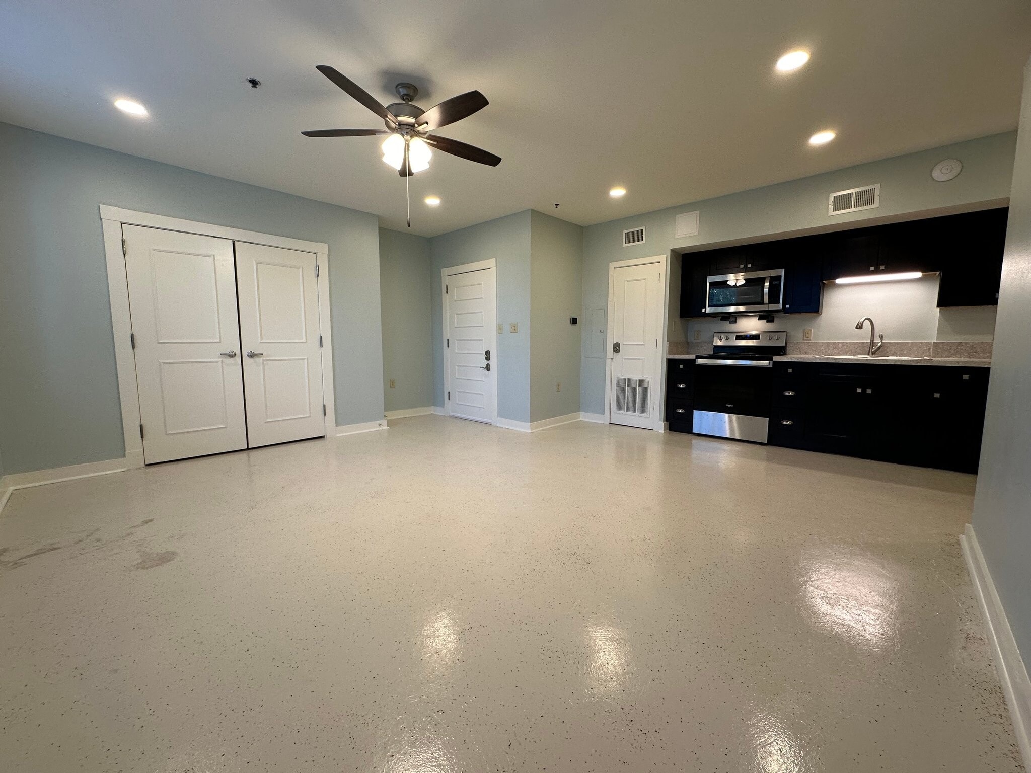 Building Photo - 715 Sherman St