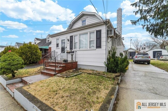 Building Photo - 56 Caroline Ave