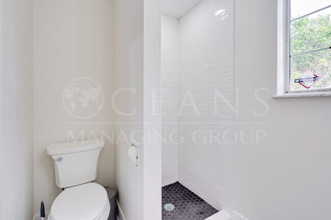 Building Photo - Charming 3 Bedroom, 2 Bathroom Two-Story H...