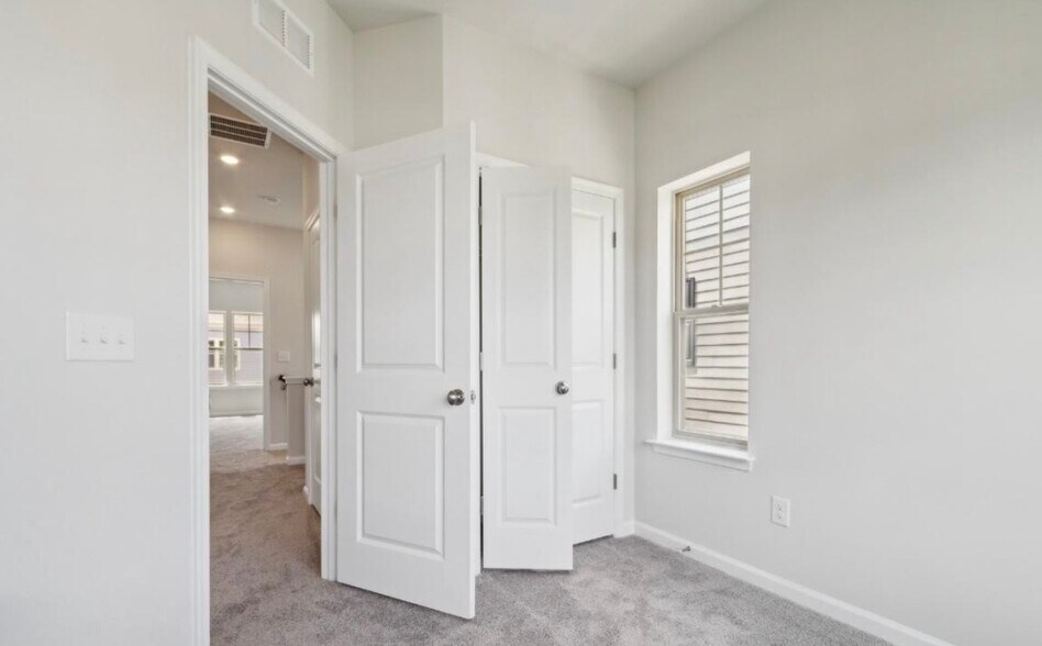 Building Photo - 9377 Barnes Loop