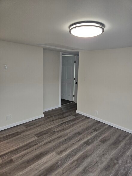 Living room to sm bedroom - 19 Ballston St