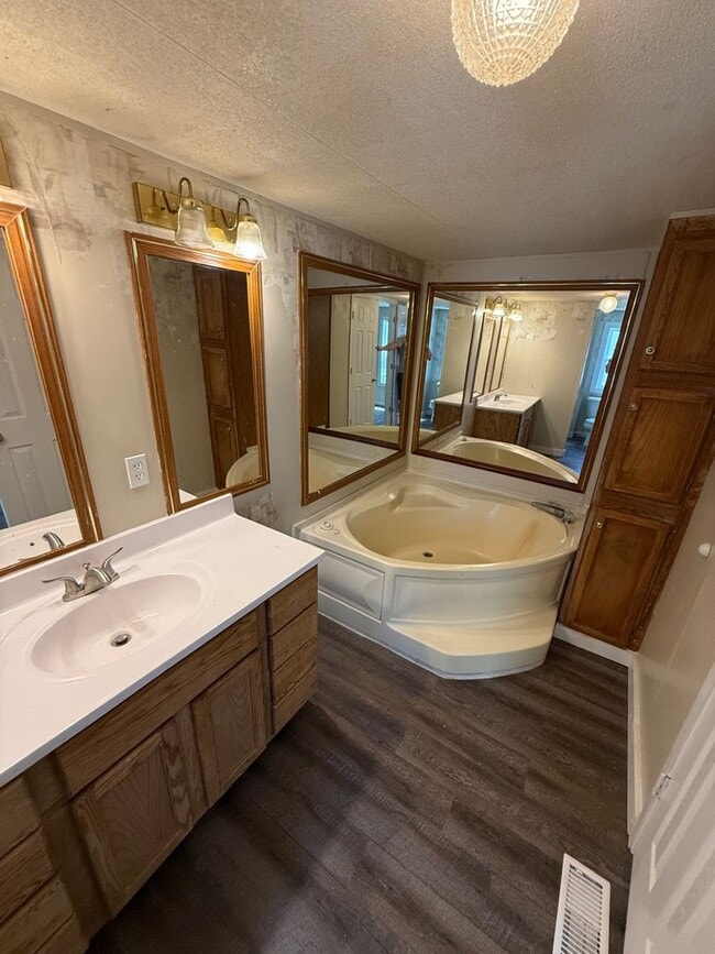 Building Photo - 3 Bed 2 Bath Mobile Home with Storage Shed...