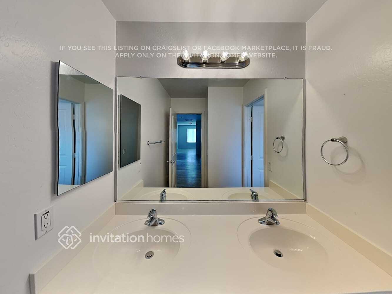 Building Photo - 14226 W Hearn Rd