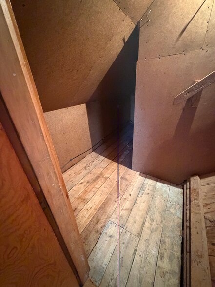 Building Photo - 964 Wellington Rd