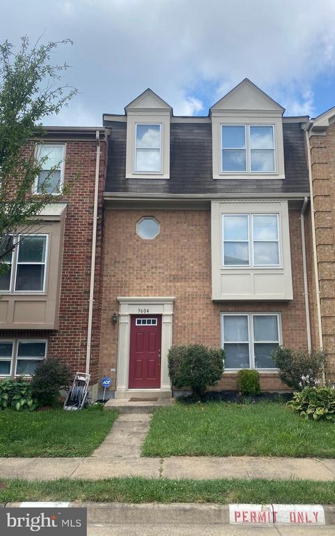 Building Photo - 5604 Gresham Ln