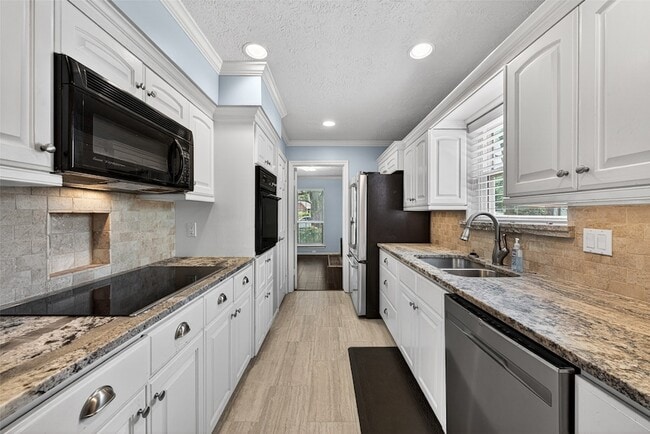 Building Photo - 5618 Bough Ct