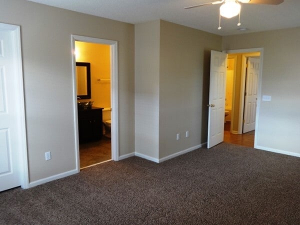 Building Photo - 1201 Catbird Ct