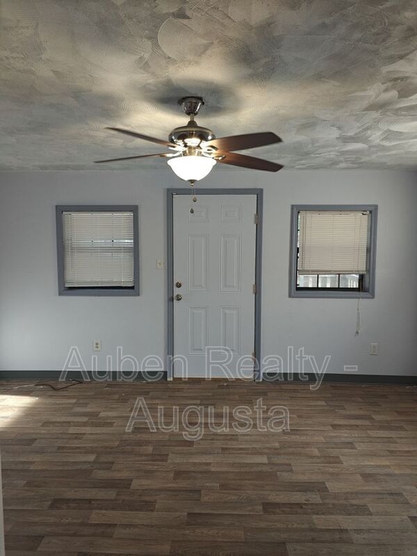 Building Photo - 3718 Byrd Rd