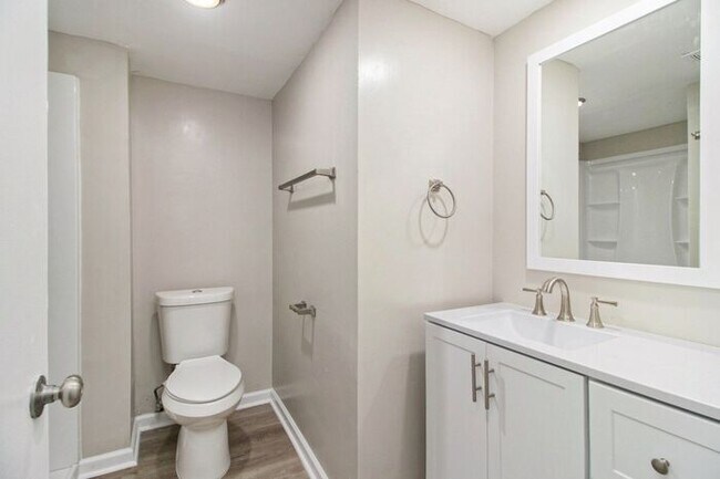 Building Photo - Fully Renovated 3BR/2BA Condo in Decatur!