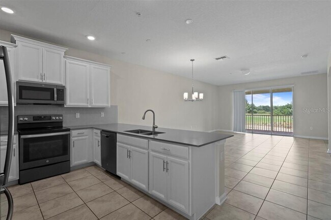 Building Photo - 877 Ocean Course Ave