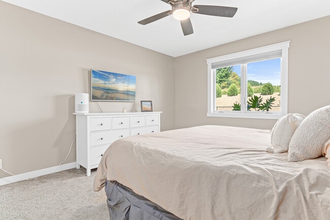 Building Photo - 898 Brentwood Cir