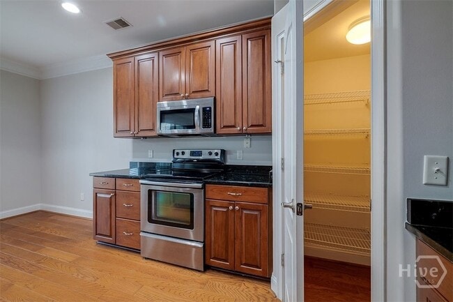 Building Photo - 255 Durham Park Way