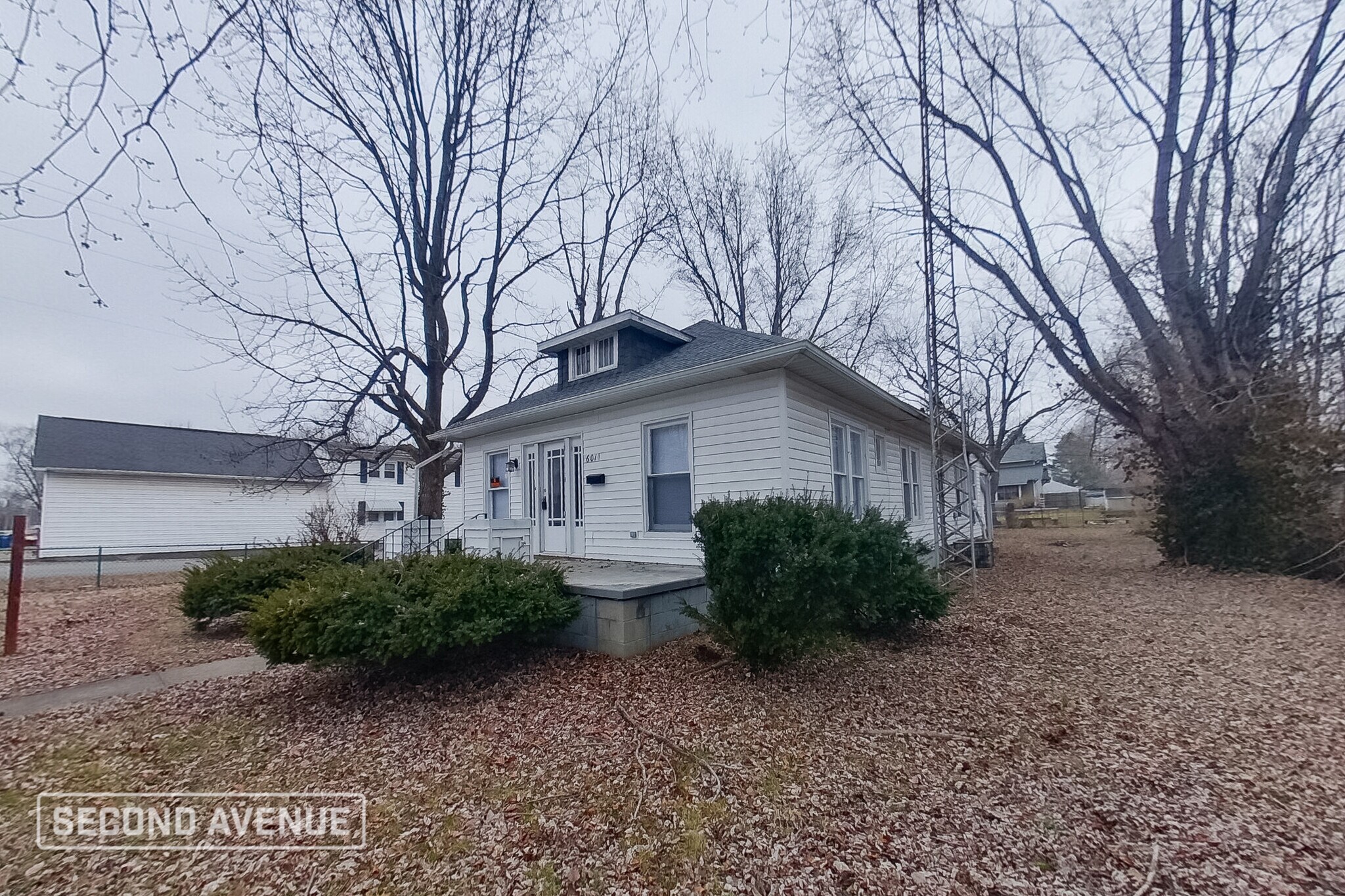 Building Photo - 601 E 4th St