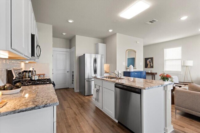 Building Photo - 1530 McKinney Dr
