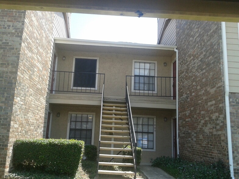 Building Photo - 4748 Old Bent Tree Ln