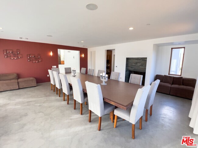 Building Photo - 29282 Circle Dr