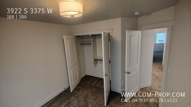 Building Photo - 3 Bed 2 Bath Condo In West Haven For Rent!