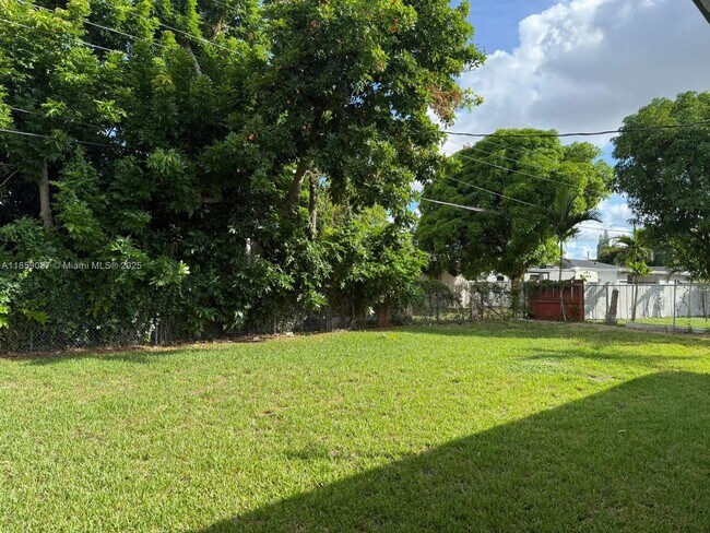 Building Photo - 12550 NW 23rd Ave