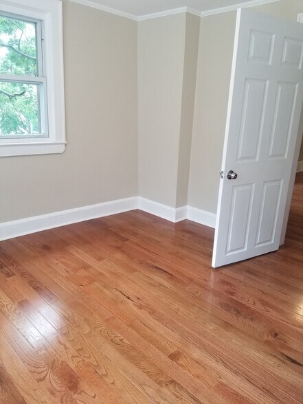 Building Photo - 108 Park Ave