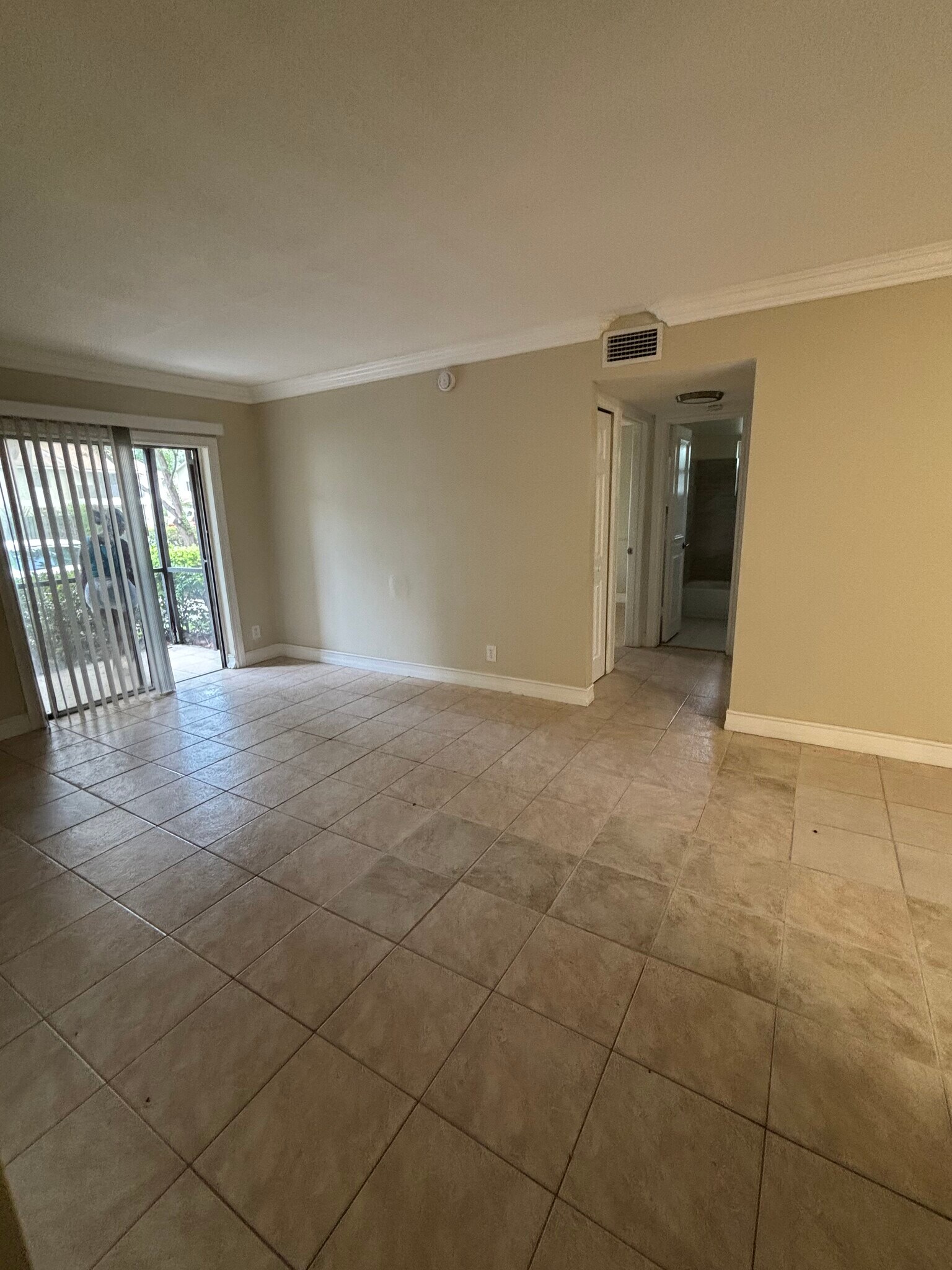 Building Photo - 116 Gardens Dr