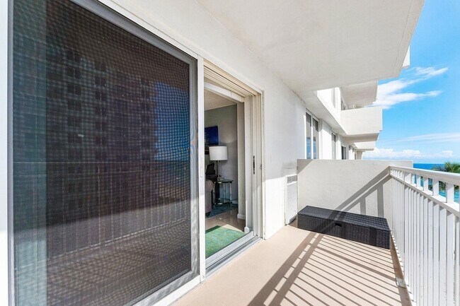 Building Photo - 3215 S Ocean Blvd