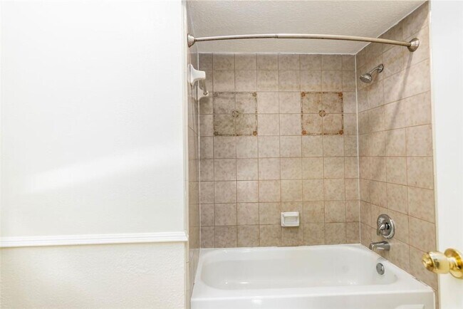 Building Photo - 13618 Jessica Ln