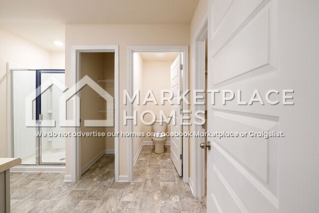 Building Photo - 559 Post Oak Ln
