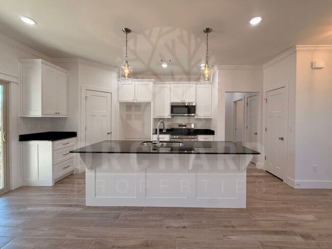 Building Photo - Bella Vista Single-Family Home- 3 Bed/ 2 Bath- Beautiful Cheston Plan