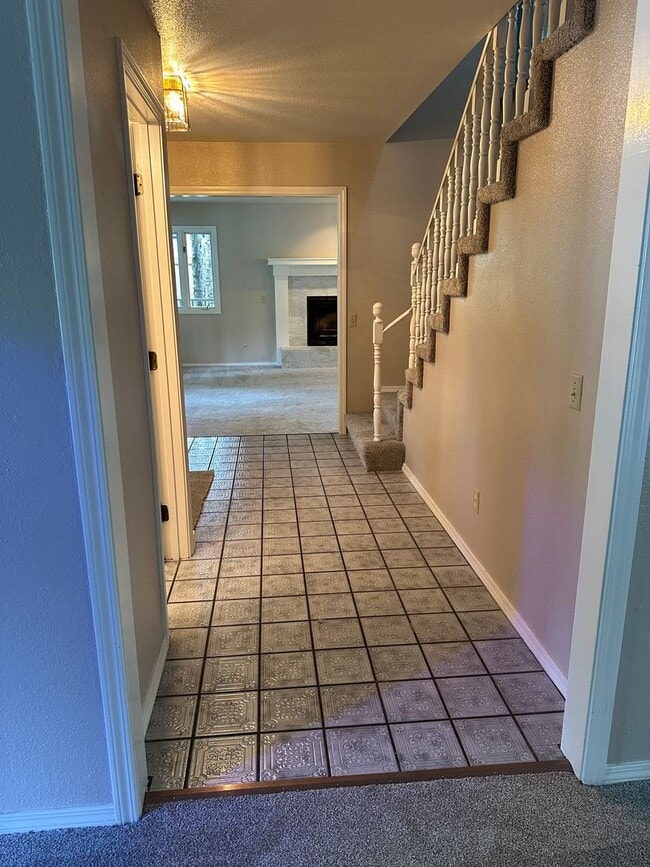 Building Photo - Kempton Hills 3 Bedroom/2.75 Bath Home with Sauna!