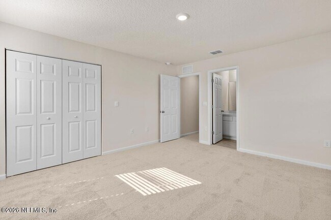 Building Photo - 21 Temple Dr