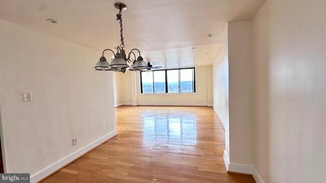 Building Photo - 4600 Duke St