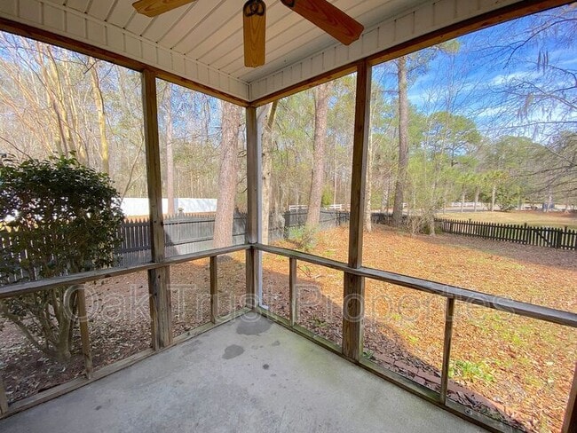Building Photo - 8968 N Red Maple Cir
