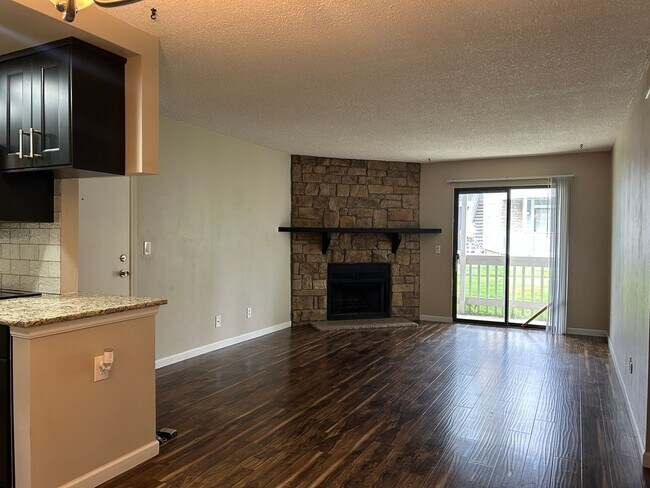 Building Photo - **Leasing Special** Newly renovated 1 Bed/1 Bath Condo near Lowry/Cherry Creek