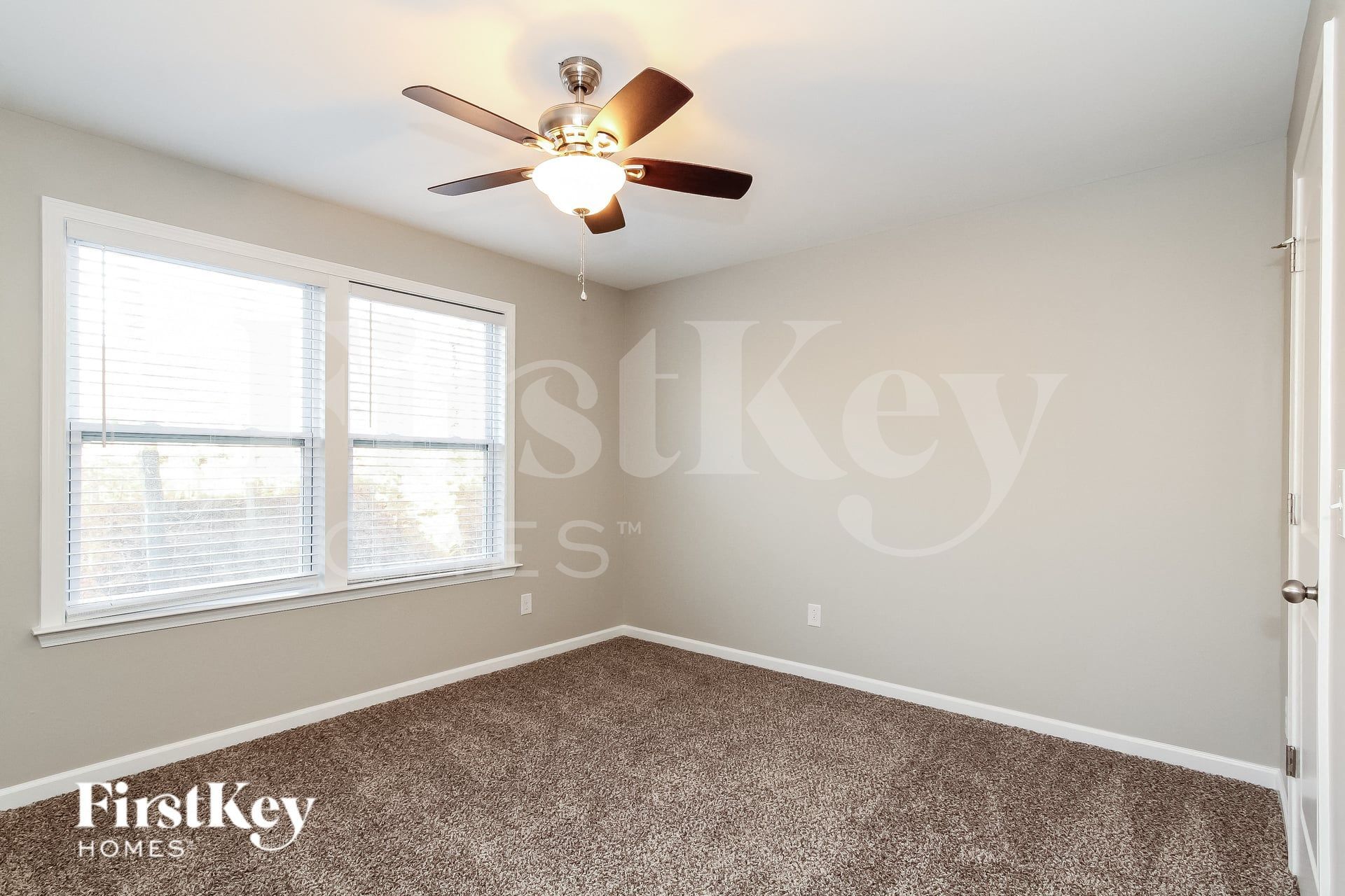 Building Photo - 3845 Streamside Dr