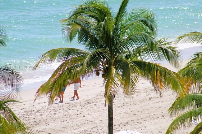 Building Photo - 2030 S Ocean Dr