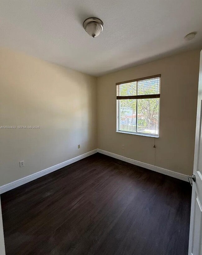 Building Photo - 6542 Hidden Cove Dr