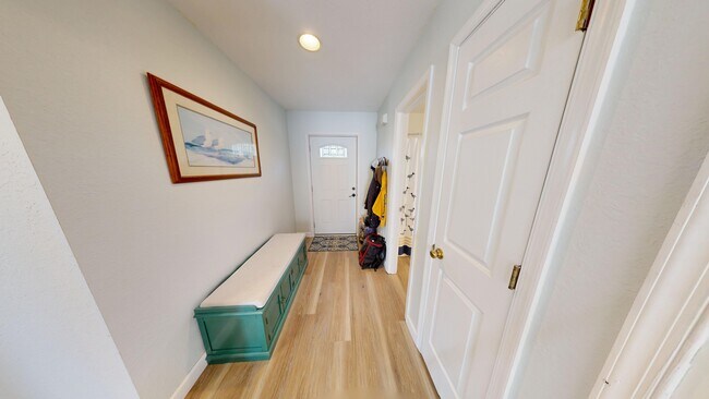 Building Photo - 123 Harbour View Dr