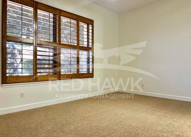 Building Photo - 1588 W Yosemite Pl