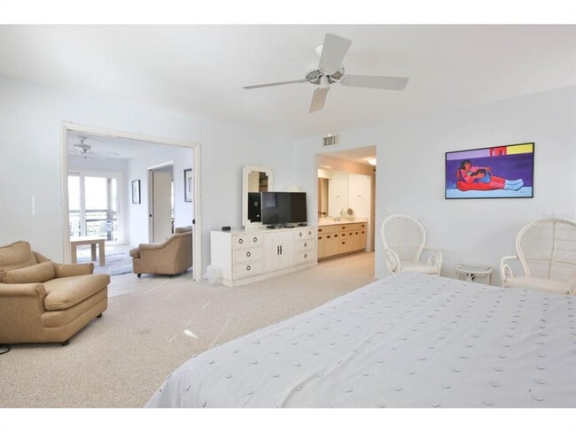 Building Photo - 3440 Gulf of Mexico Dr