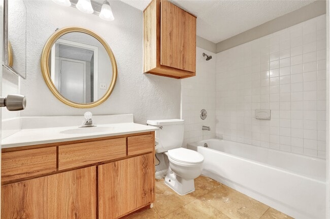 Building Photo - 2800 Jeanetta St