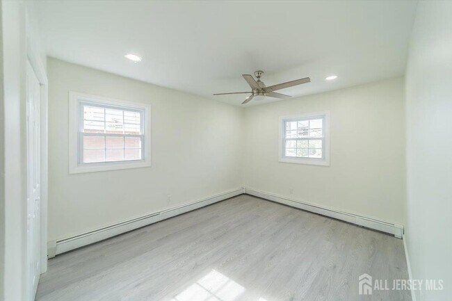 Building Photo - 54 Bergen St
