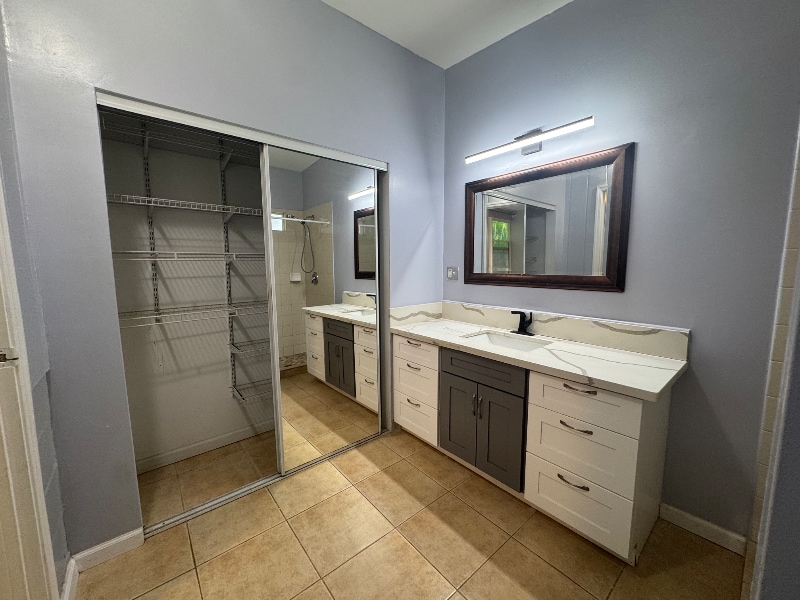 Building Photo - 1345 Akaiki St