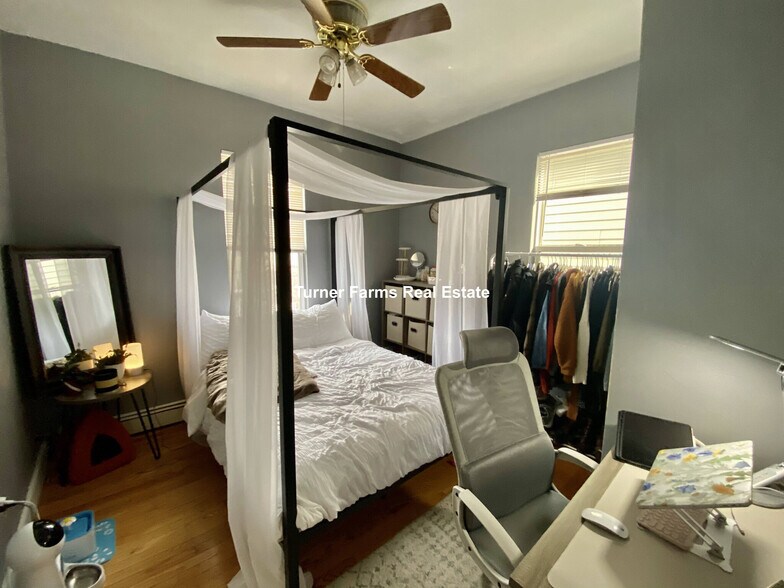 Building Photo - 8 Eldora St