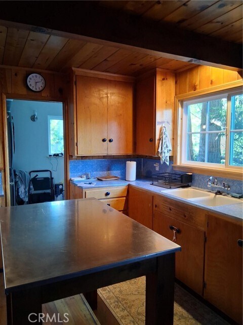 Building Photo - 210 Wylerhorn Dr