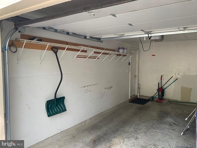 Building Photo - 1569 Templeton Pl