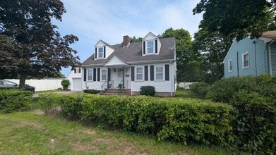 Building Photo - 290 Milton St