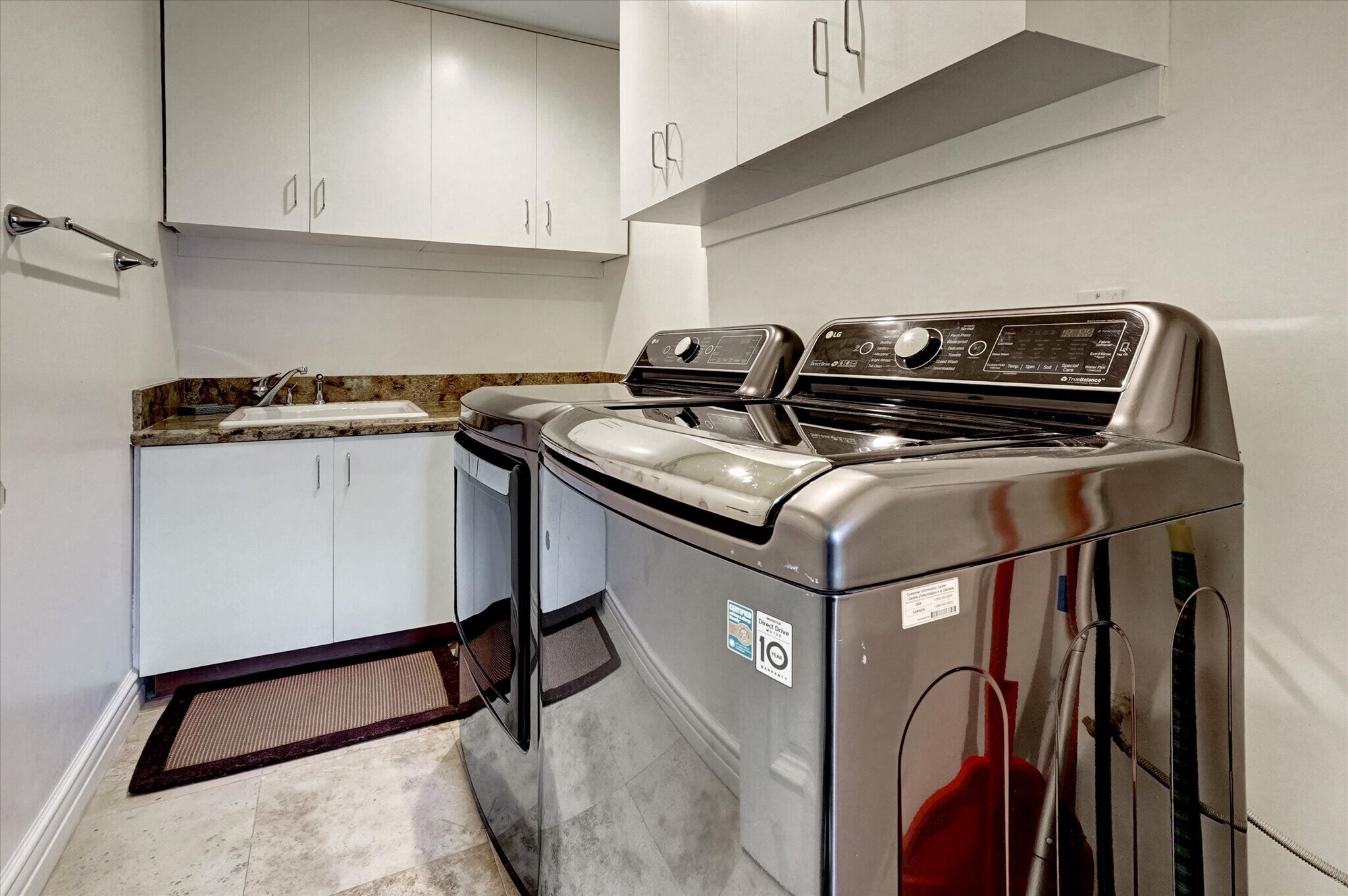 Building Photo - 4751 Topeka Dr