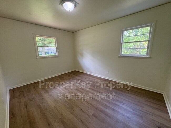 Building Photo - 1437 Beaumont Dr