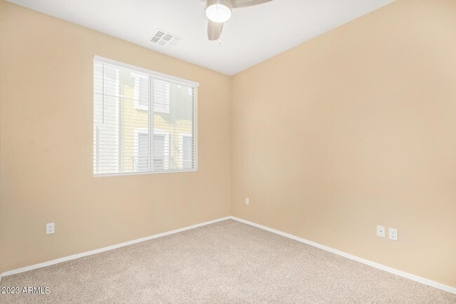 Building Photo - 2450 W Glenrosa Ave